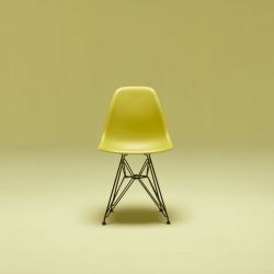 EAMES PLASTIC SIDE CHAIR DSR